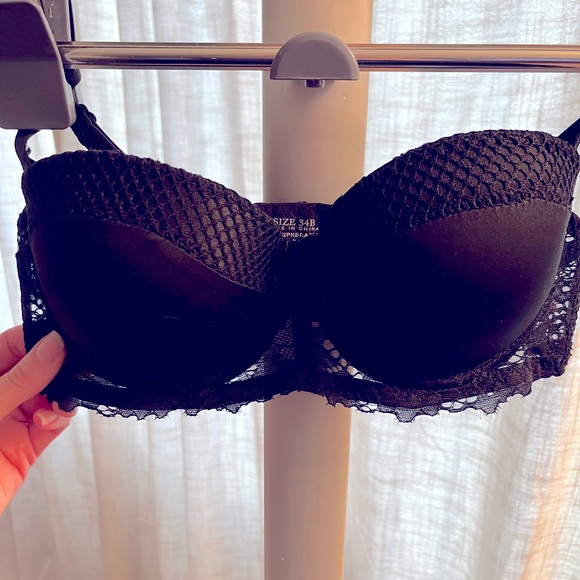 Black bra, 34B, lightly padded, underwire, mesh back - Picture 1 of 2